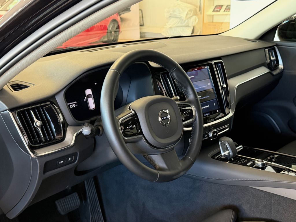 Volvo V60 T6 Plug-in Hybrid AWD Plus Dark +AHK+360°+WR