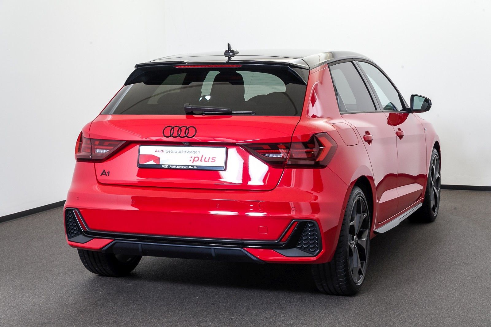 Audi A1 Sportback S line 35 TFSI S tr. - Samsaru's Car Outlet
