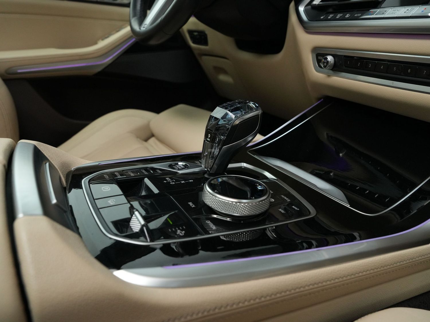 BMW X7 xDrive 40 i M Sport PANO*HUD*AHK*H&K*TV FOND*