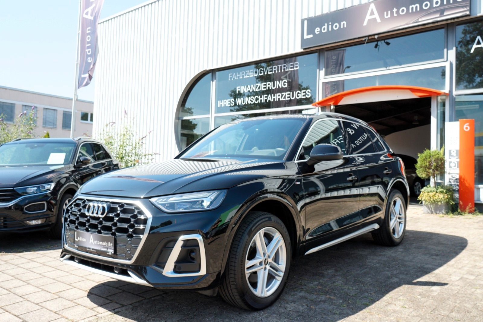 Audi Q5 40 TDI quattro S line - Samsaru's Car Outlet