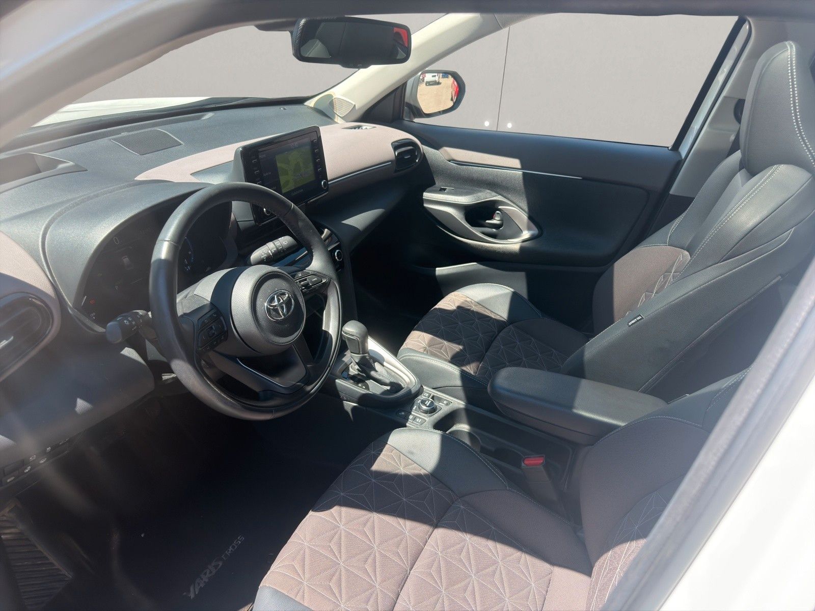 Toyota Yaris Cross Hybrid AWD-i Elegant