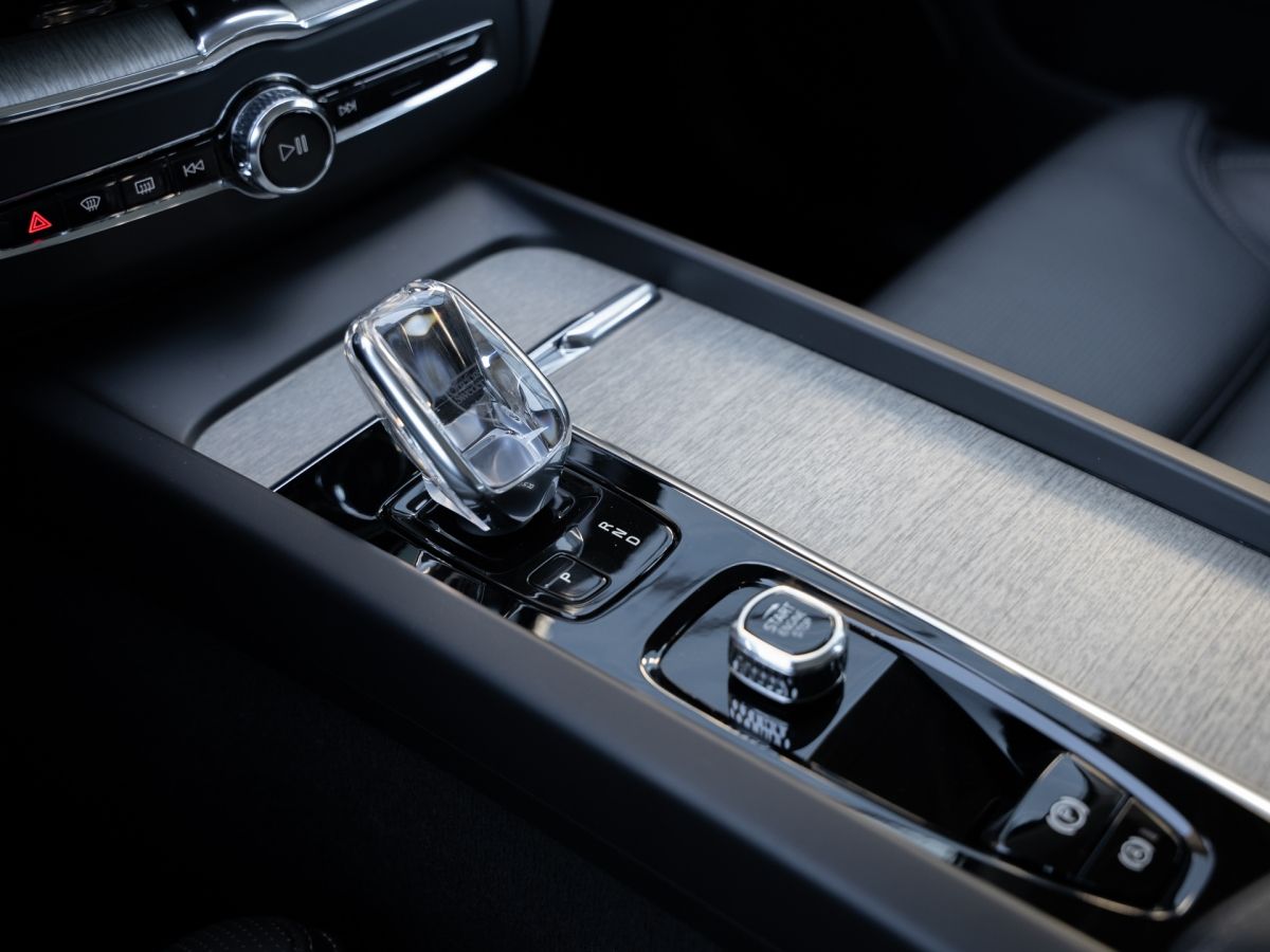 Volvo XC60 Inscription B5 Geartronic - Samsaru's Car Outlet