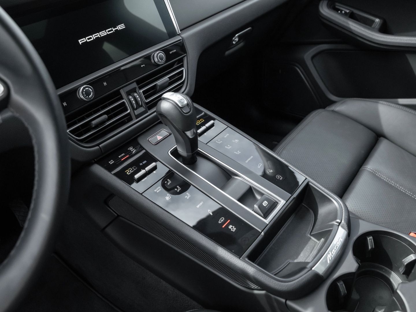 Porsche Macan - Samsaru's Car Outlet