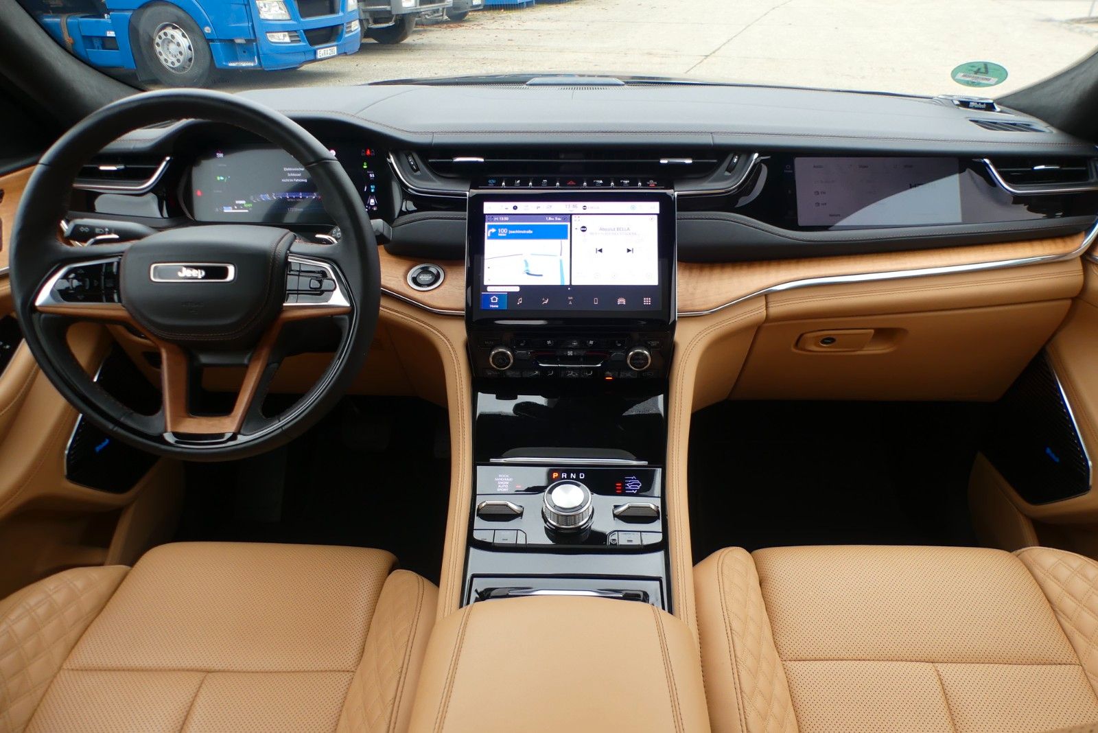 Jeep Grand Cherokee Summit Reserve Plug-In-Hybrid 4xe