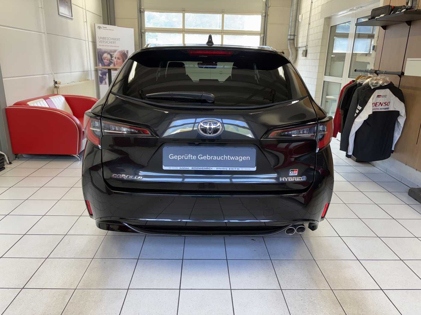 Toyota Corolla Touring Sports Hybrid 2.0 GR Sport - Samsaru's Car Outlet