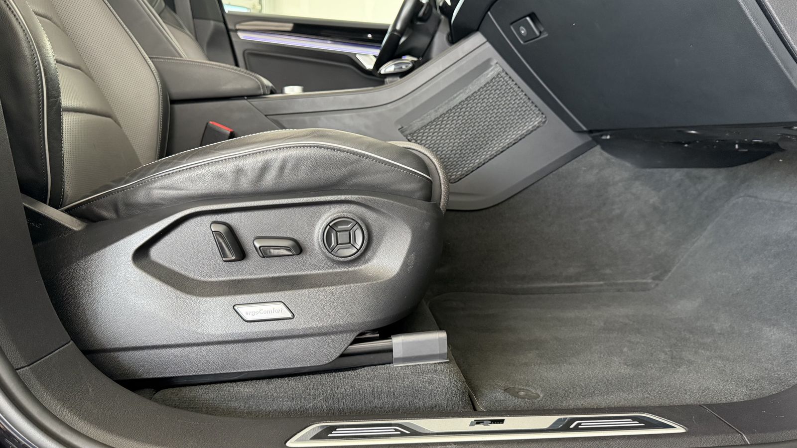Volkswagen Touareg R-Line 4M |PANO |LUFT |HUD |MATRIX |AHK