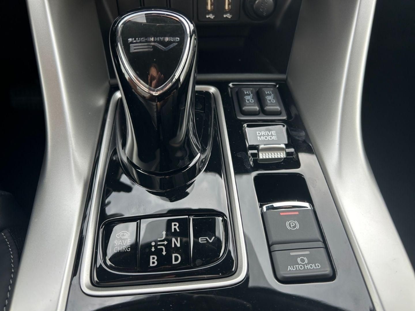 Mitsubishi Eclipse Cross Select PHEV 4WD*Klima*SHZ*RFK*NAVI
