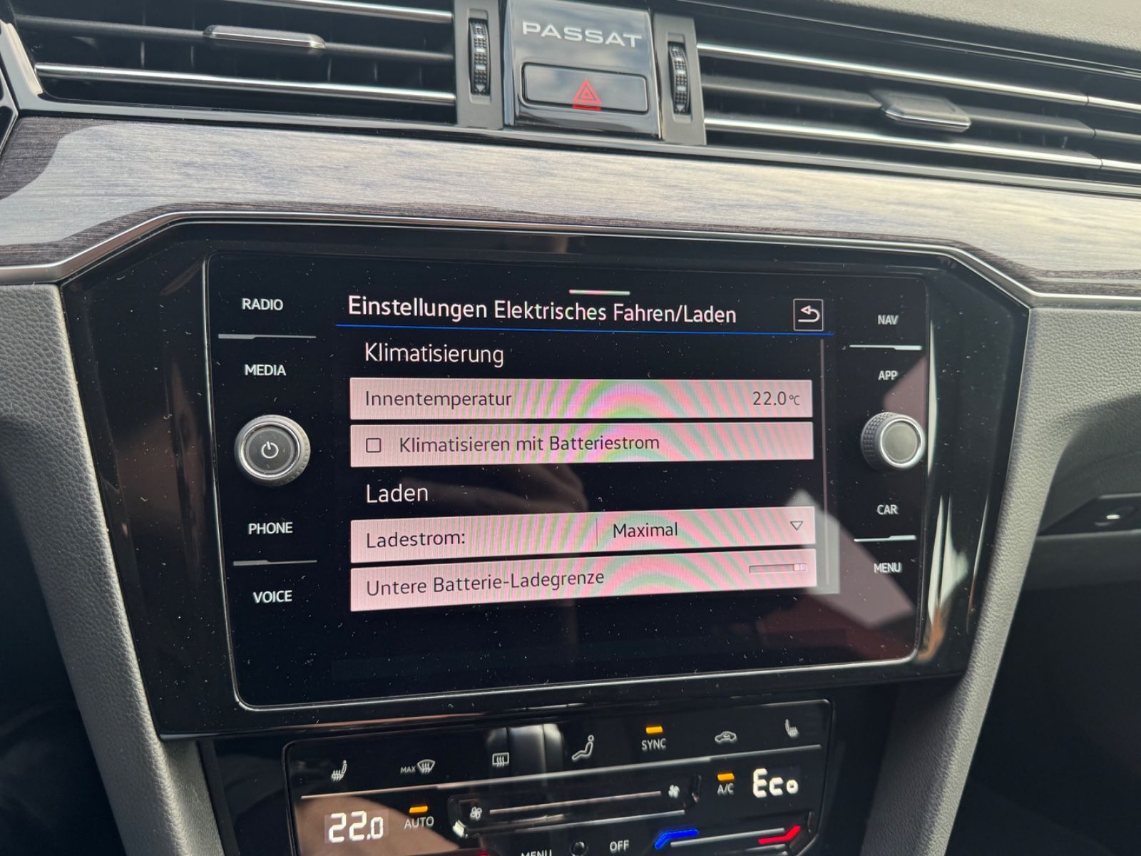 Volkswagen Passat Variant GTE DSG - Samsaru's Car Outlet