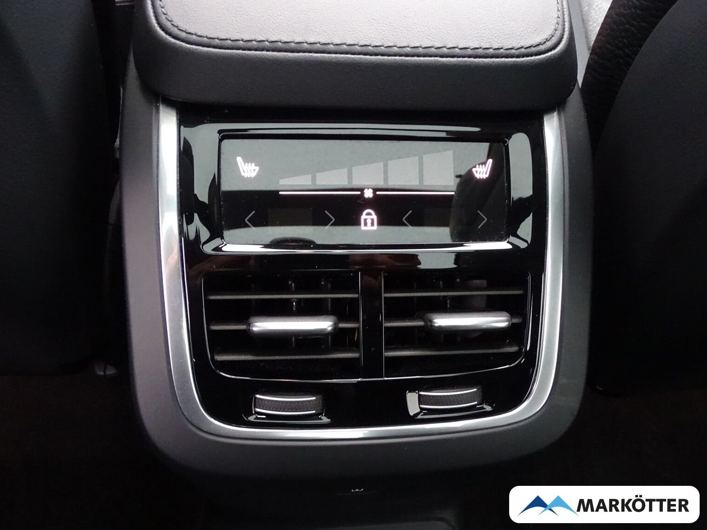 Volvo XC90 Plus Dark Recharge Plug-In Hybrid AWD 7-Sit