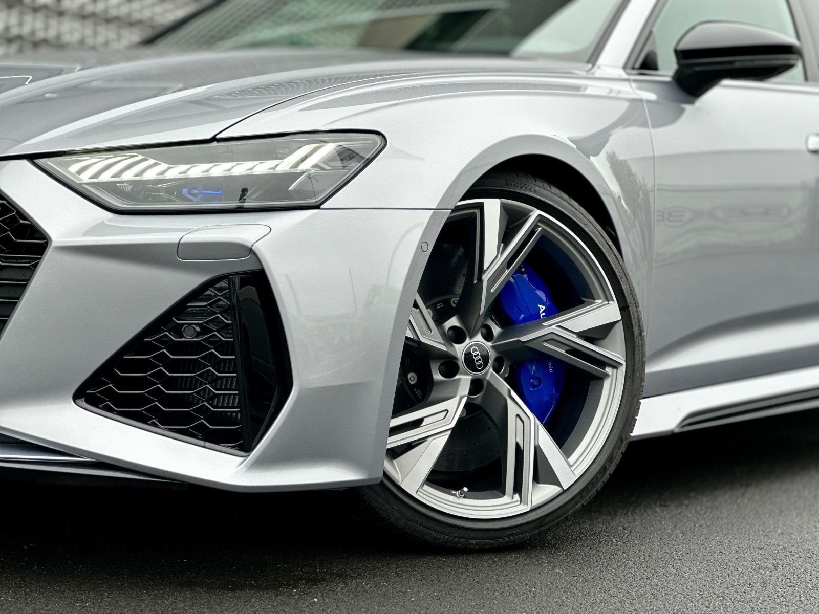 Audi RS 6 Avant KERAMIK*HUP*305KMH*LASER*PANO*B&O*STH