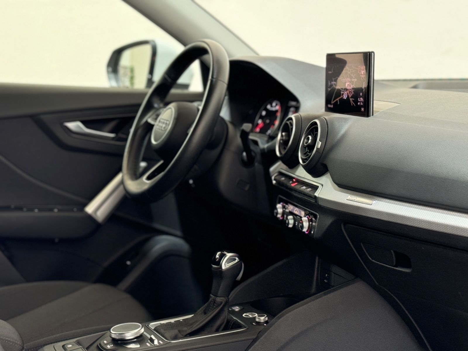 Audi Q2 35 TFSI 1.5-KAMERA-ACC-LED-SHZ-NAVI-EHK