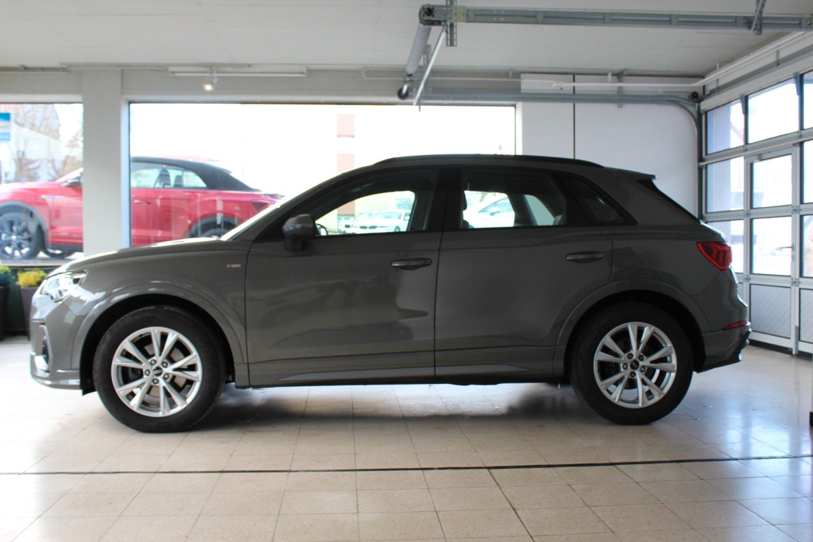 Audi Q3 35 TDI quattro S line - Samsaru's Car Outlet