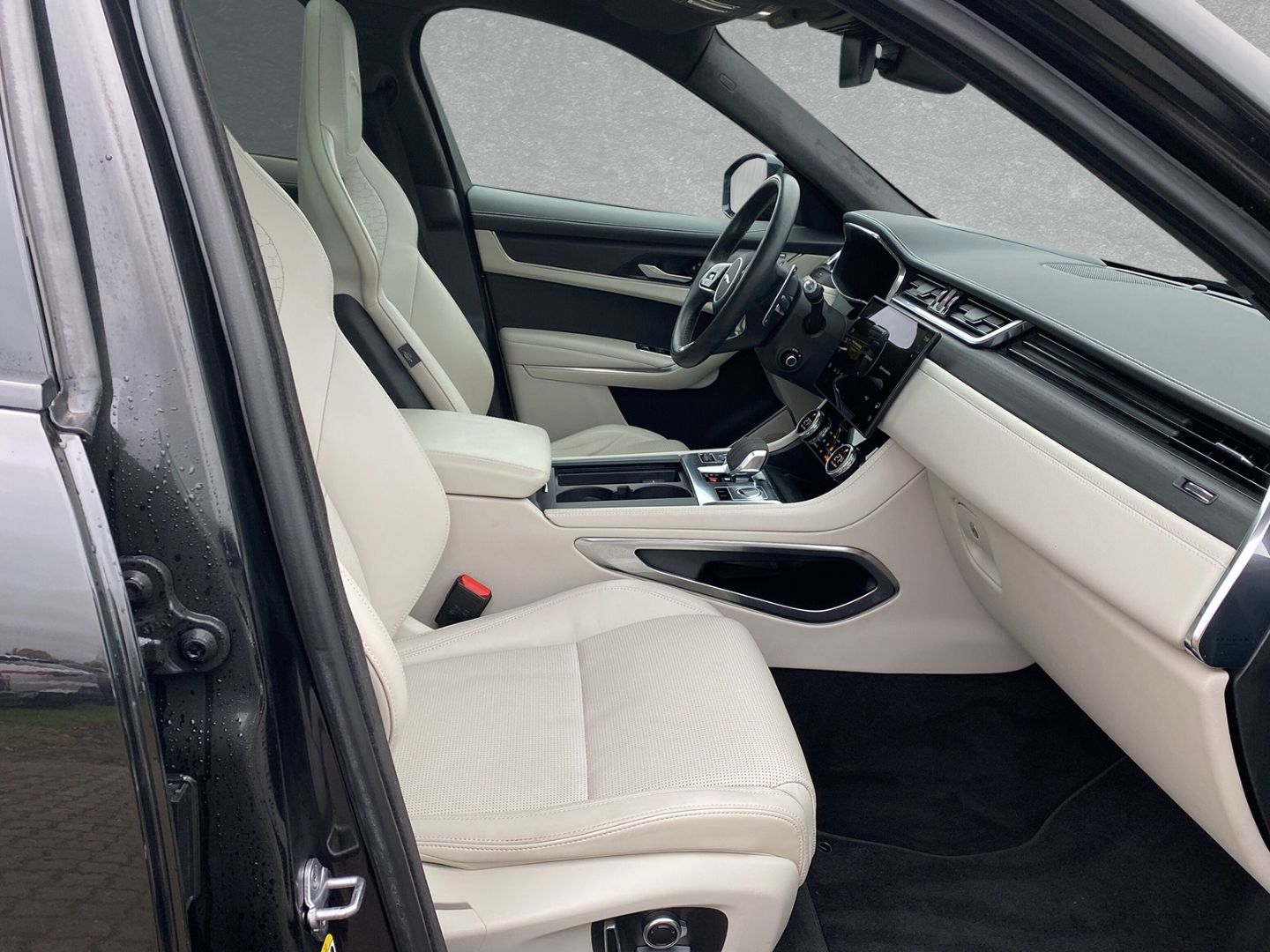 Jaguar F-Pace D300 R-Dynamic HSE *PanoSD*HeadUp*St.Heiz