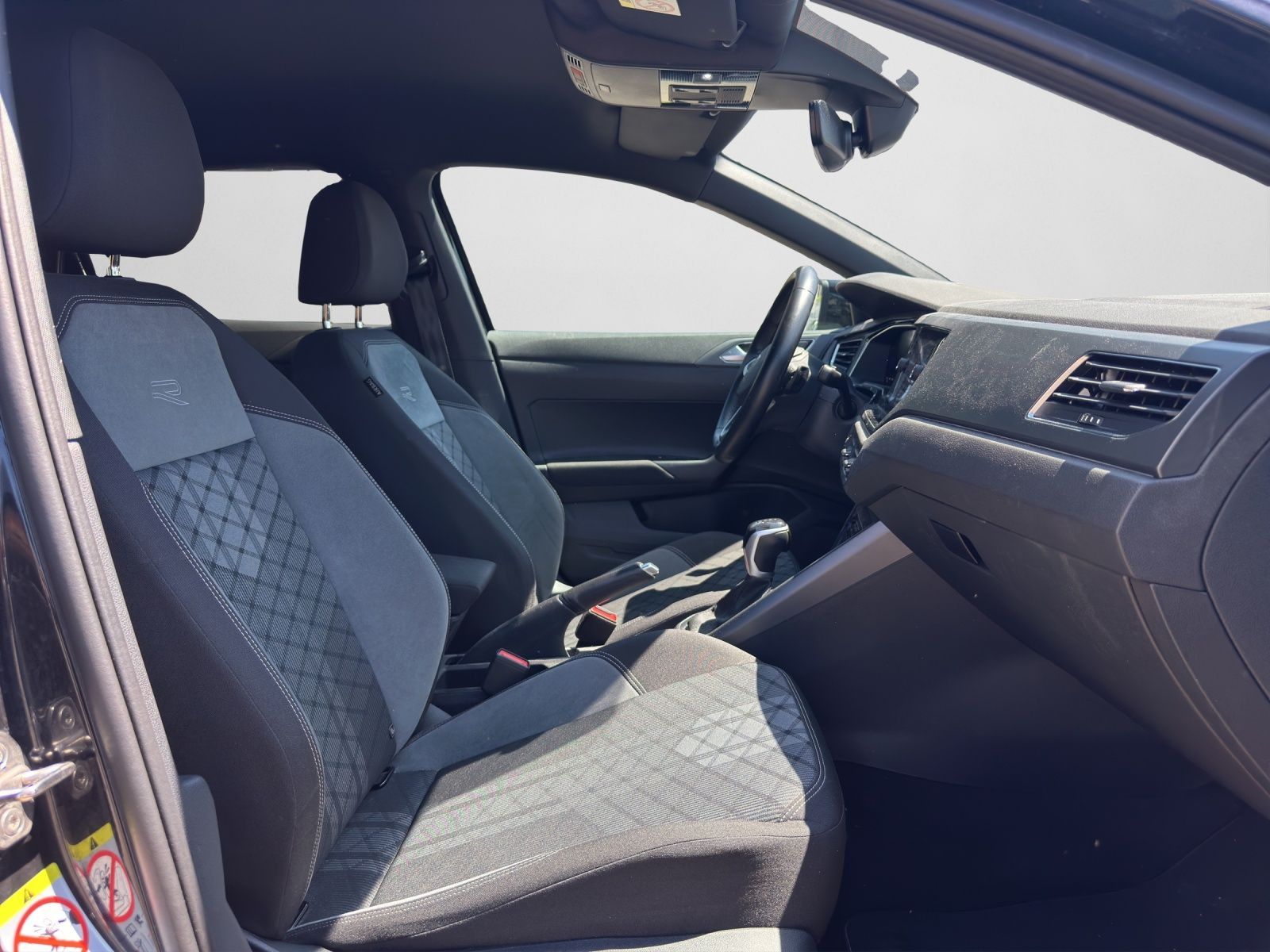 Volkswagen Taigo R-Line 1.5 TSI DSG - Samsaru's Car Outlet