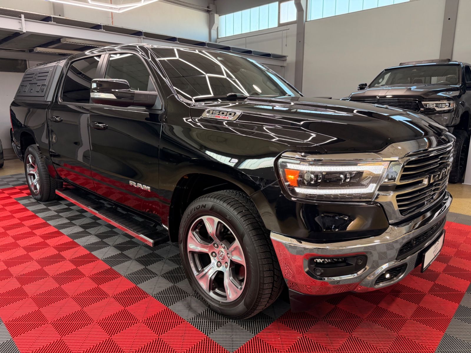 Dodge RAM 1500 3.0 EcoDiesel Bighorn Kamera Hardtop