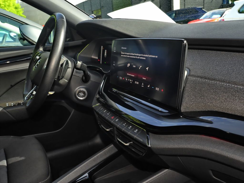Skoda Octavia Combi 1.4TSI iV Sportline Matrix DCC AHK
