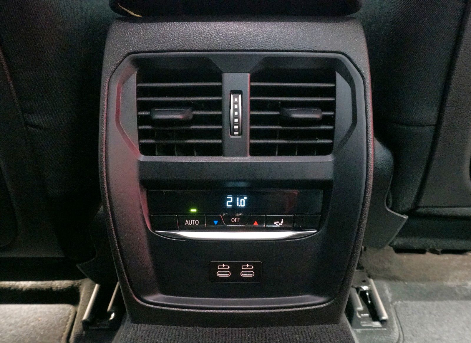BMW 320 d xDrive Limousine*LED*WIDESCREEN*DAB*