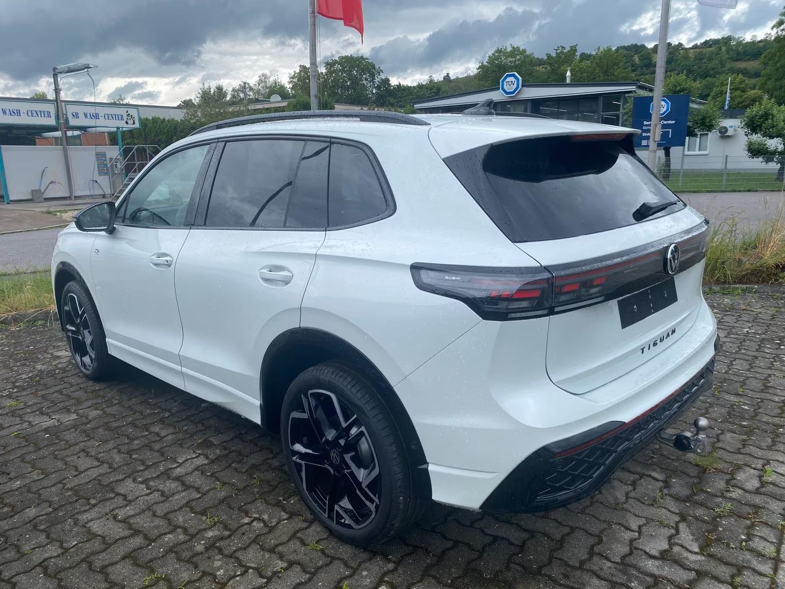 Volkswagen Tiguan TDI R-Line AHK 20Z Area Black Leder Pano