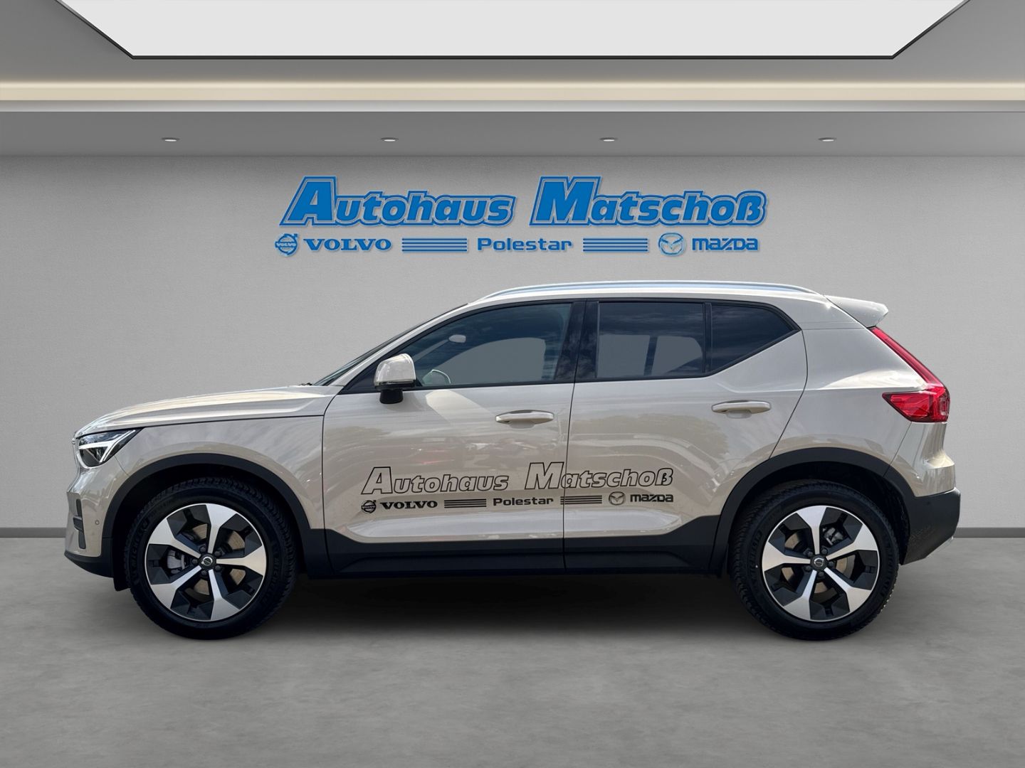 Volvo XC40 Core B3 - Samsaru's Car Outlet