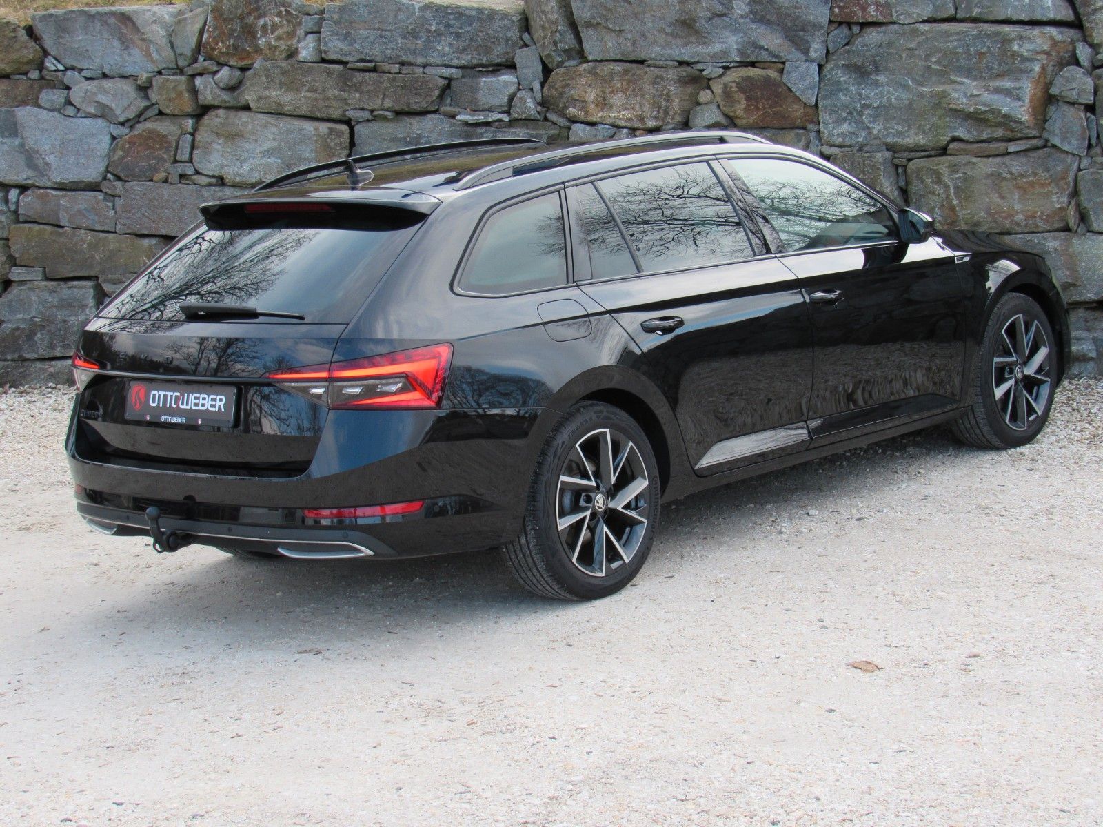 Skoda Superb 2.0 TDI DSG Sportline 4x4 BSD AHK PLA ACC