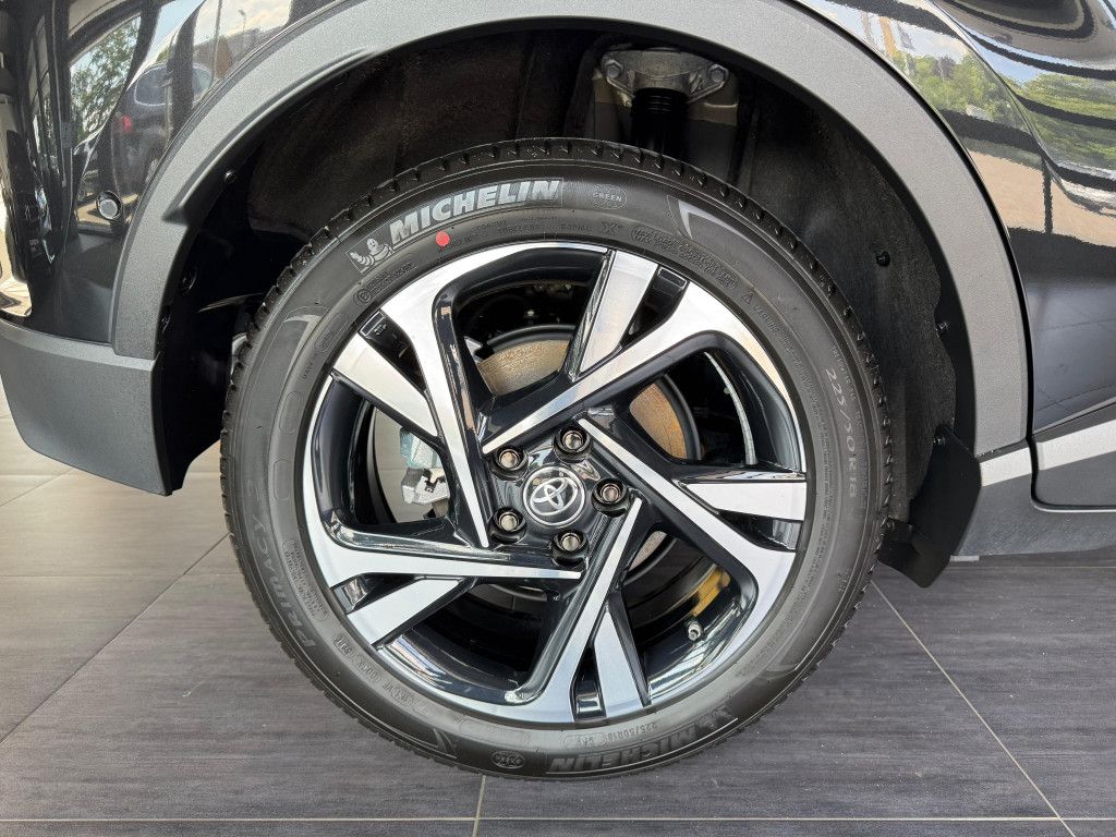 Toyota C-HR 1.8 Hybrid Team - Samsaru's Car Outlet