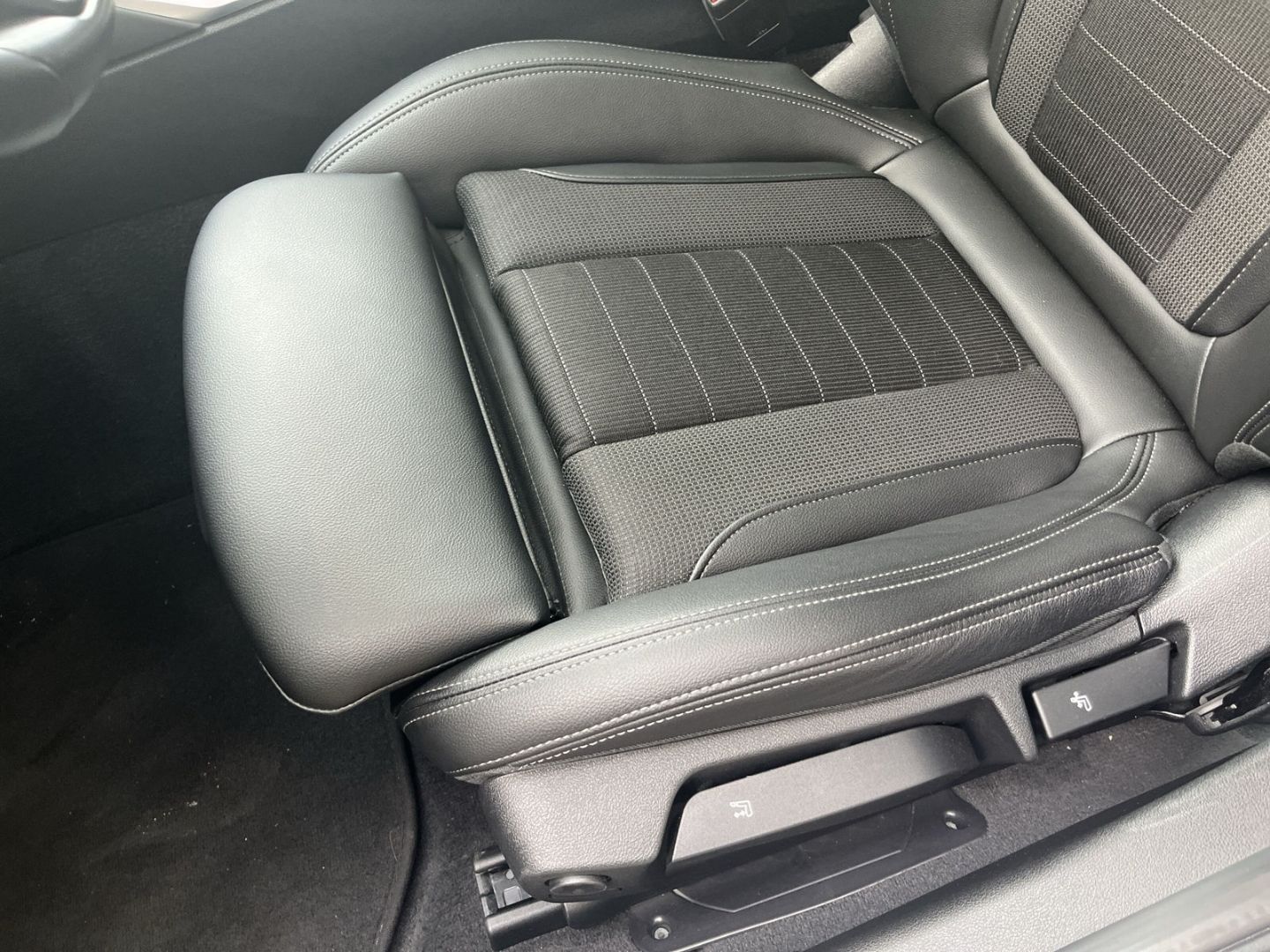 BMW 320 d Sport Line xDrive Limousine/Panodach/Navi