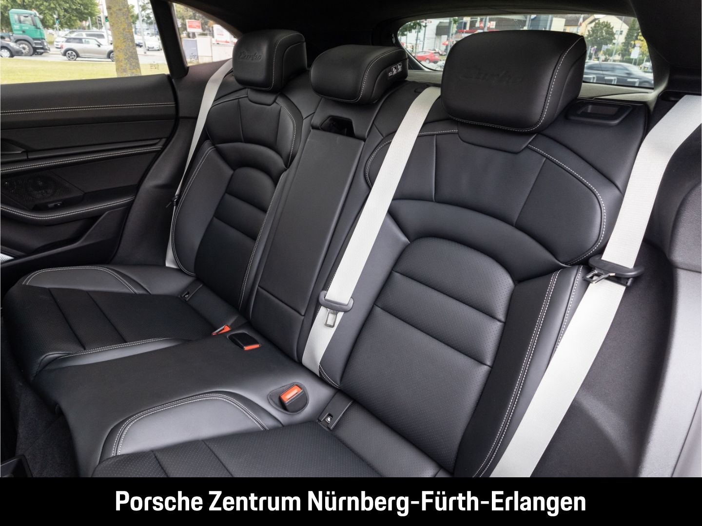 Porsche Taycan Turbo Cross Turismo Burmester HUD InnoDri