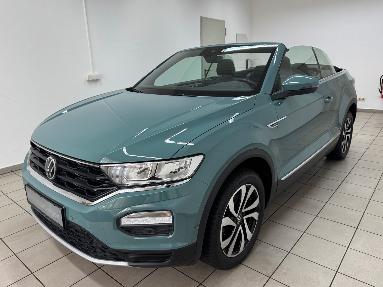 Volkswagen T-Roc Active - Samsaru's Car Outlet