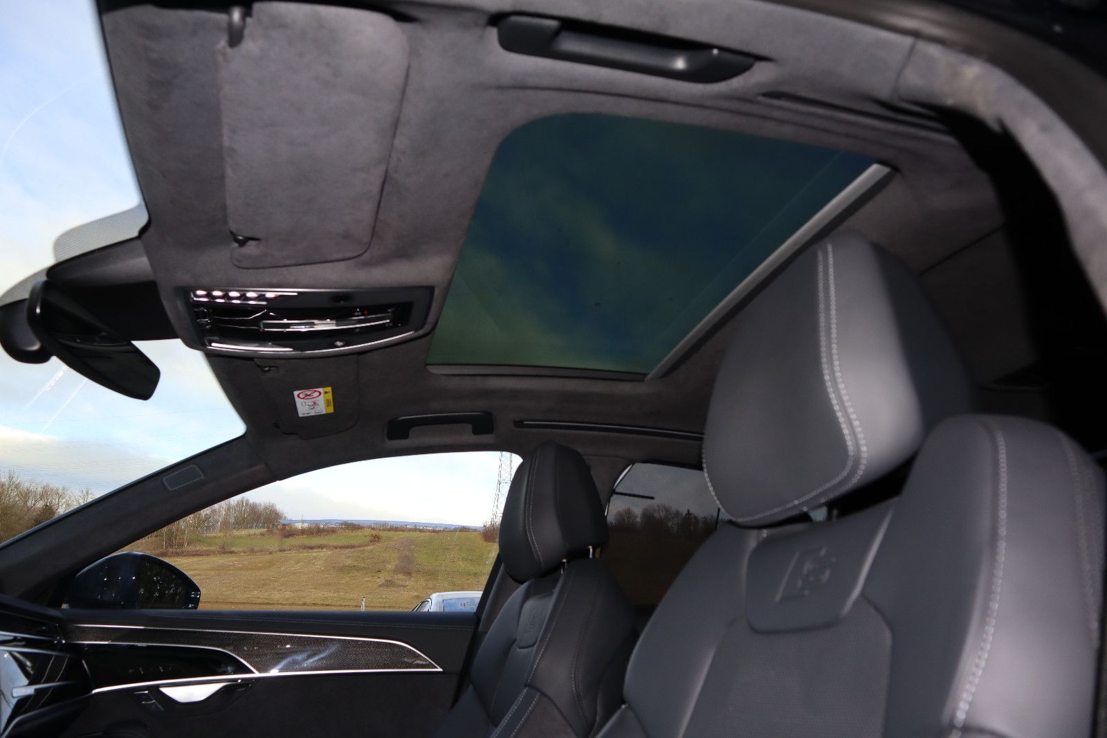 Audi A8 60 TFSI e qu S-Line Black - Samsaru's Car Outlet