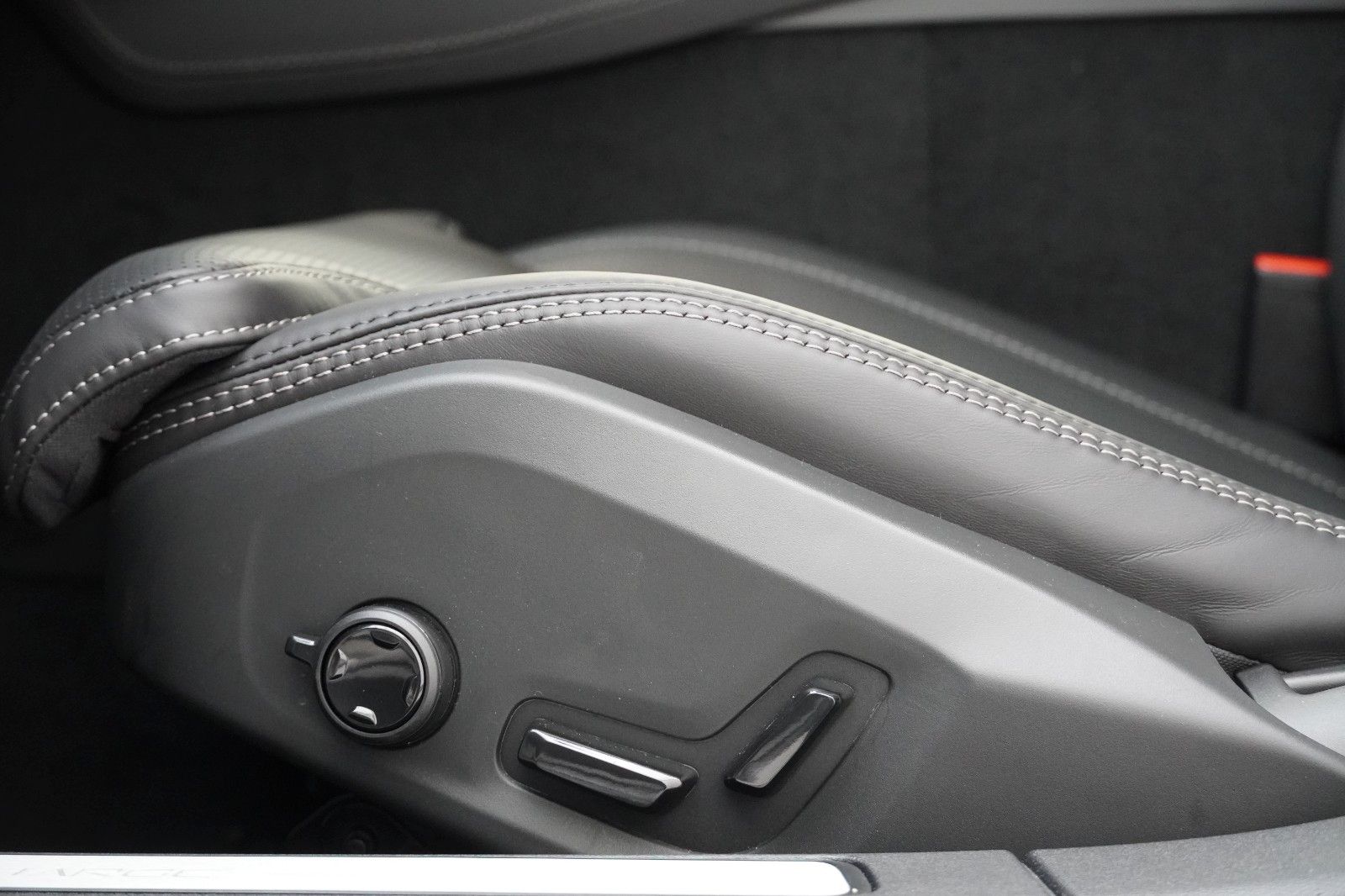 Volvo V60 Kombi Plus Bright Recharge Plug-In Hybrid AW