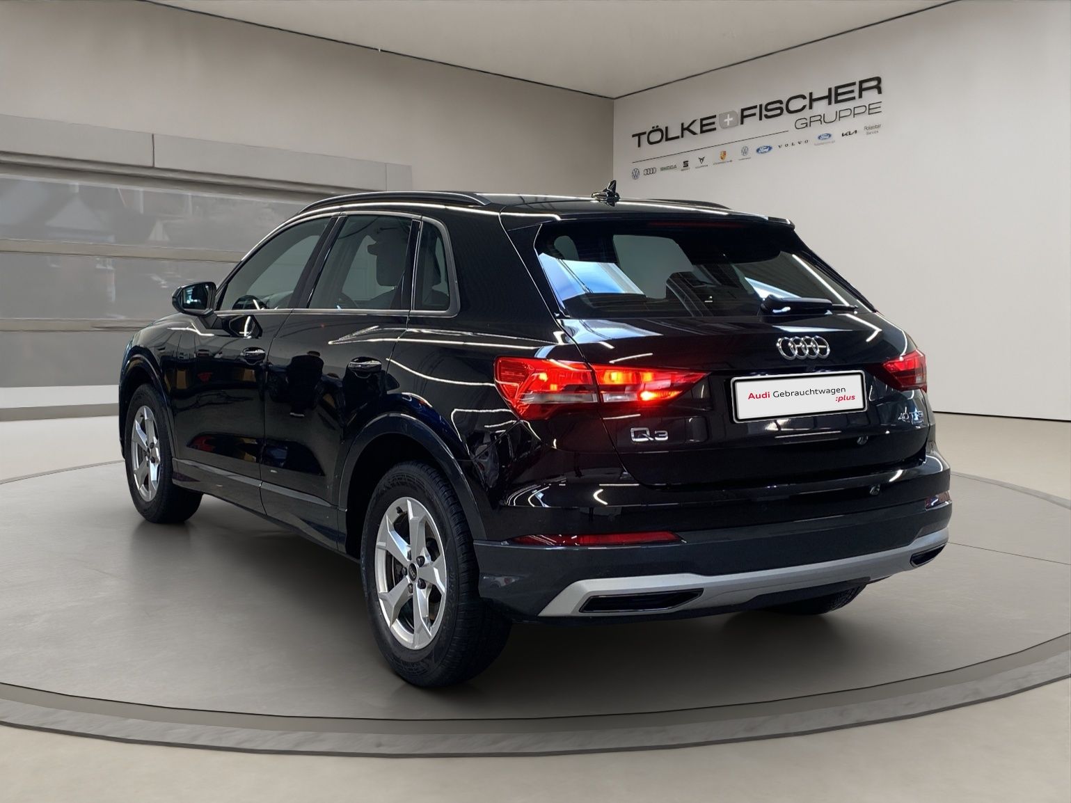 Audi Q3 40 quattro advanced - Samsaru's Car Outlet