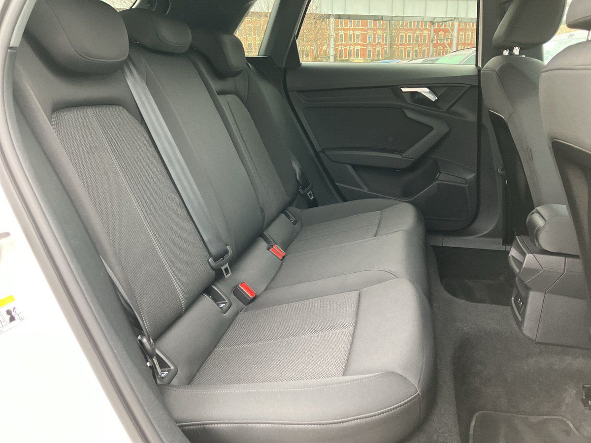 Audi A3 SPORTBACK 35 TFSI S-LINE +LED+SHZ+NAVI+TEMPO+