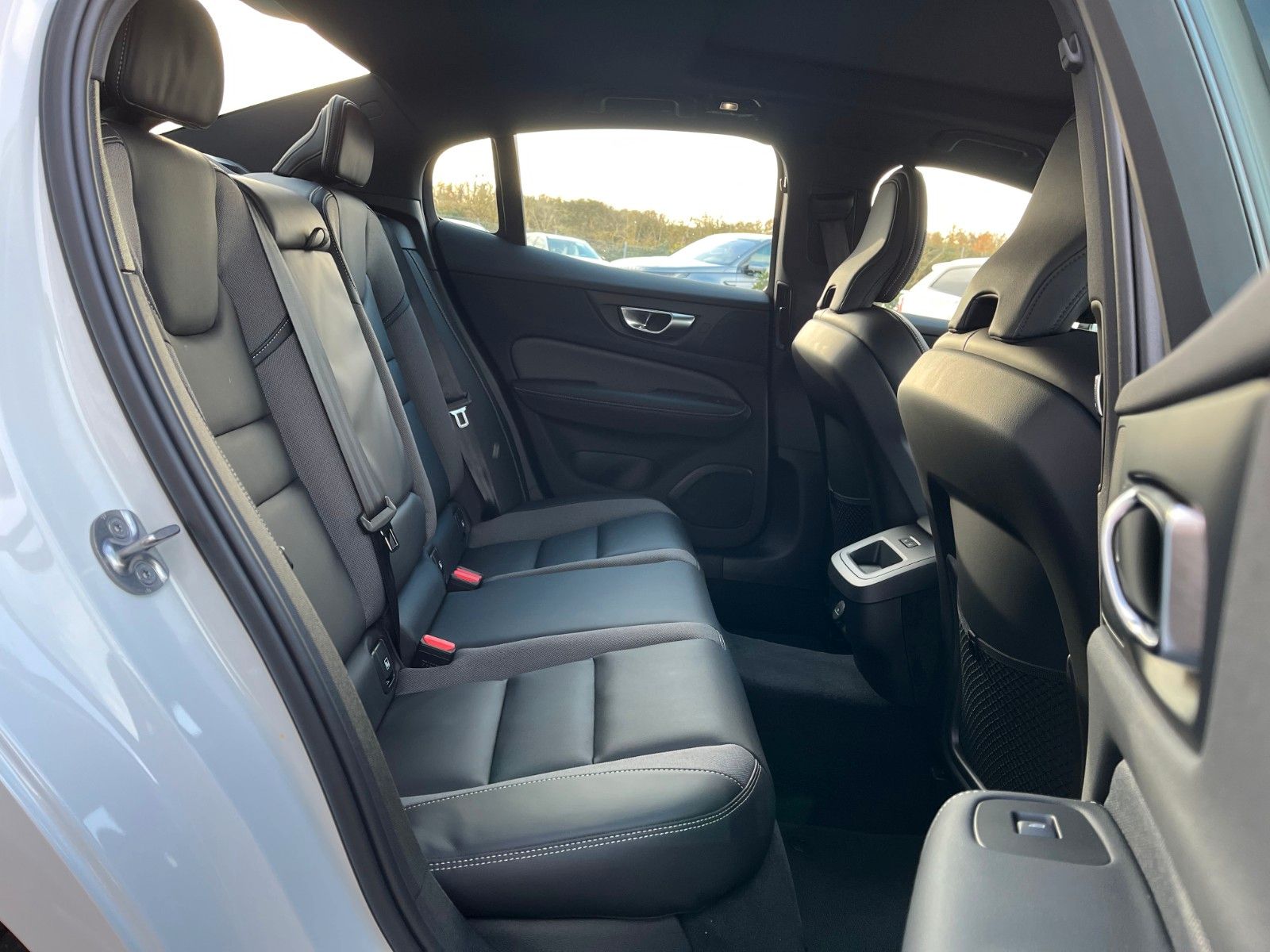 Volvo S60 B4 B DKG PLUS DARK - Sofort lieferbar -