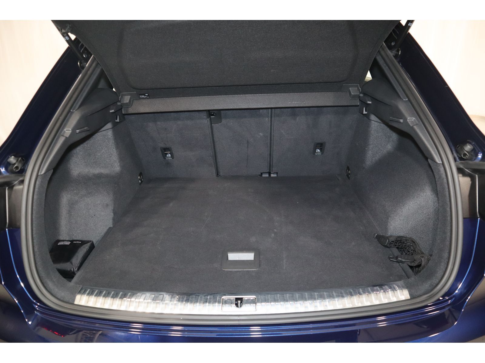 Audi Q3 40 TDI quattro advanced - Samsaru's Car Outlet