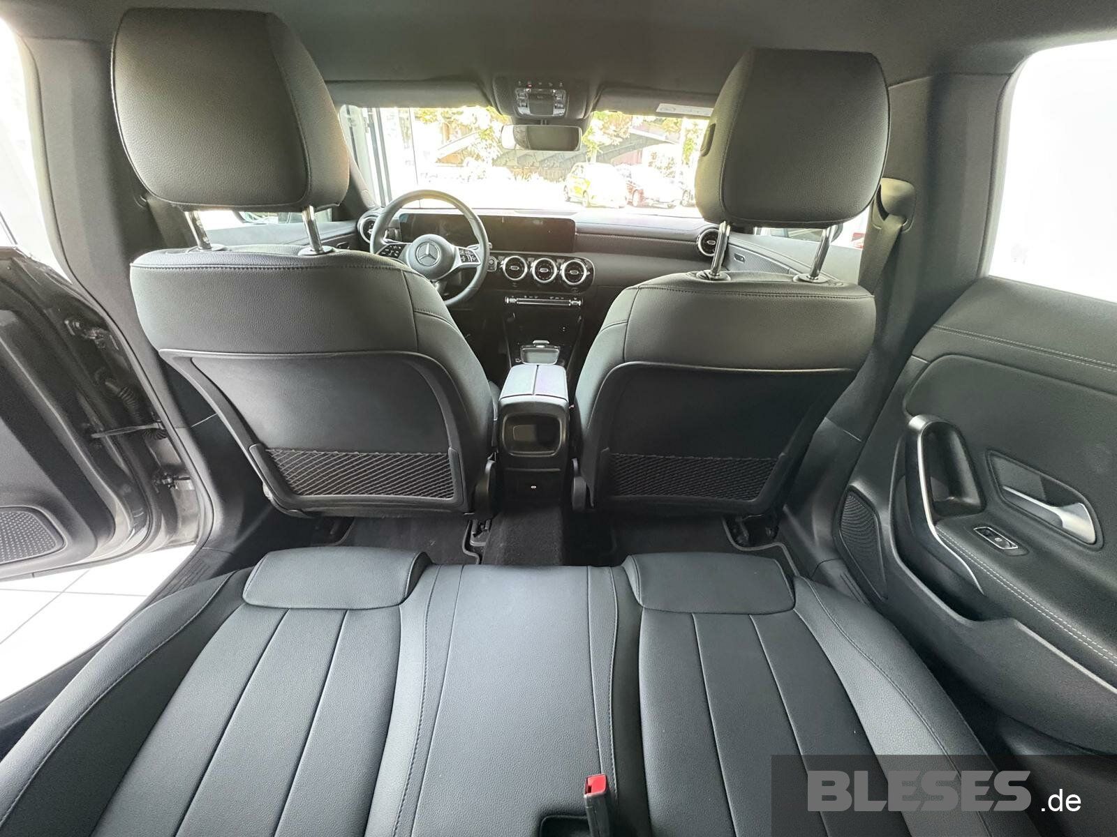 Mercedes-Benz CLA 180 Progressive - Samsaru's Car Outlet