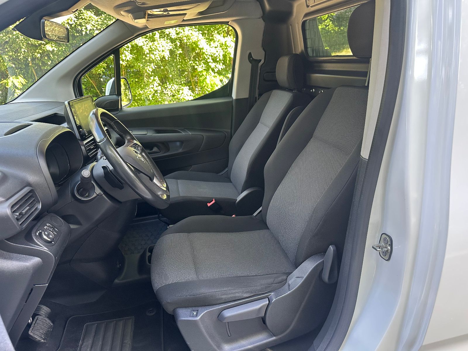 Opel Combo E Cargo Edition - Samsaru's Car Outlet