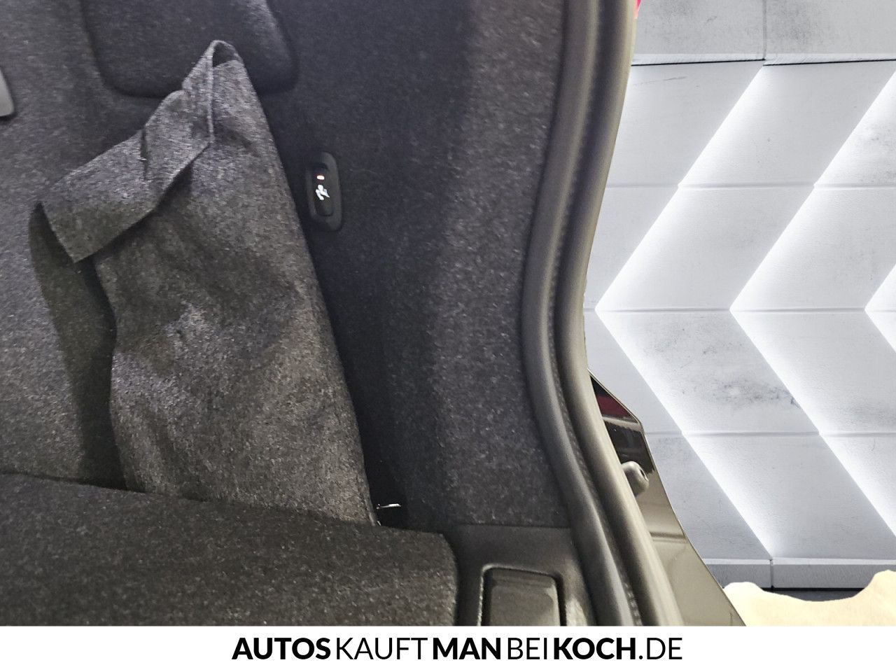 Volvo XC40 Black Edition B4 Mild-Hybrid Benzin Ultra