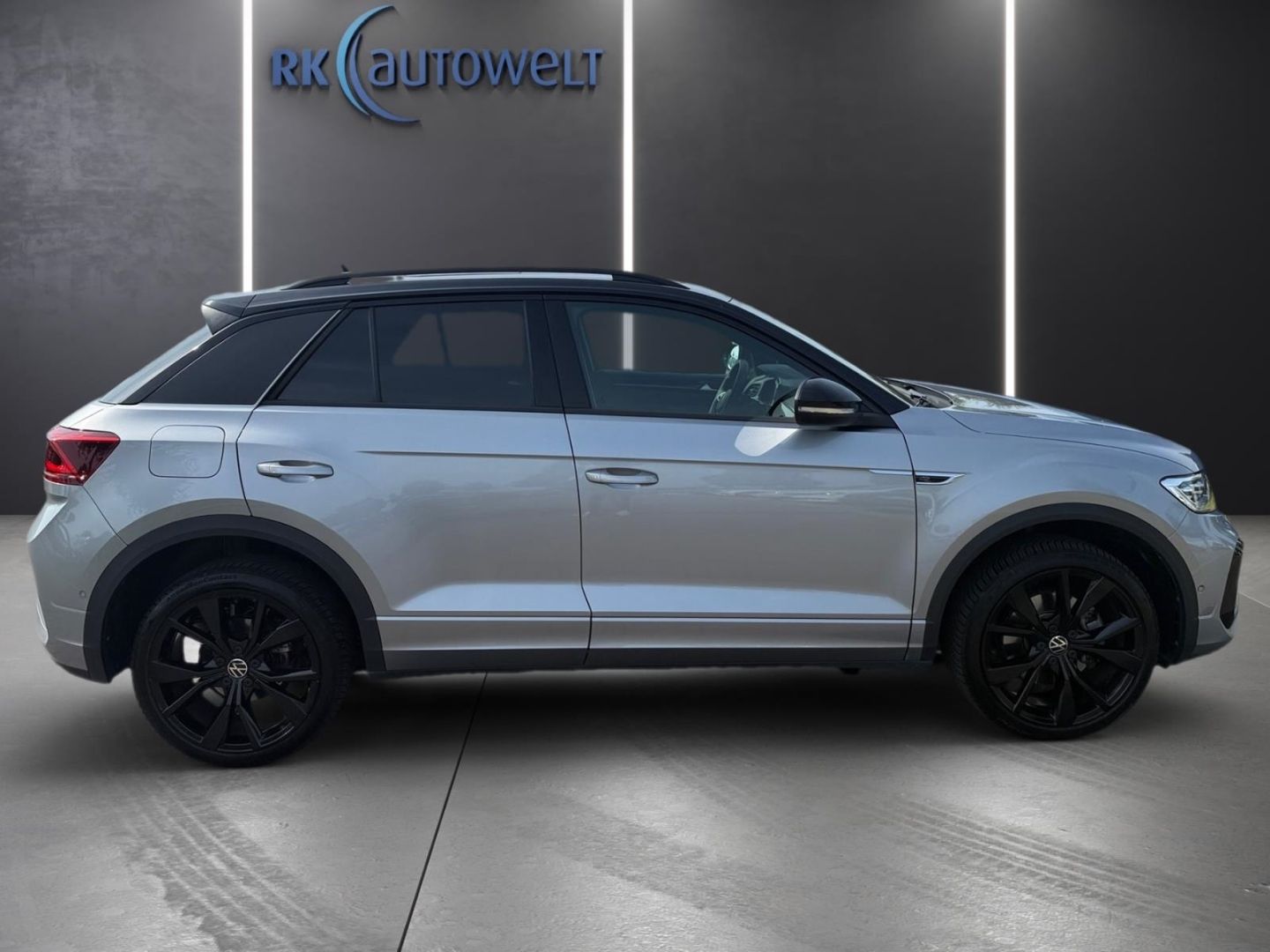 Volkswagen T-Roc R-Line 4motion 2.0 TSI - Samsaru's Car Outlet