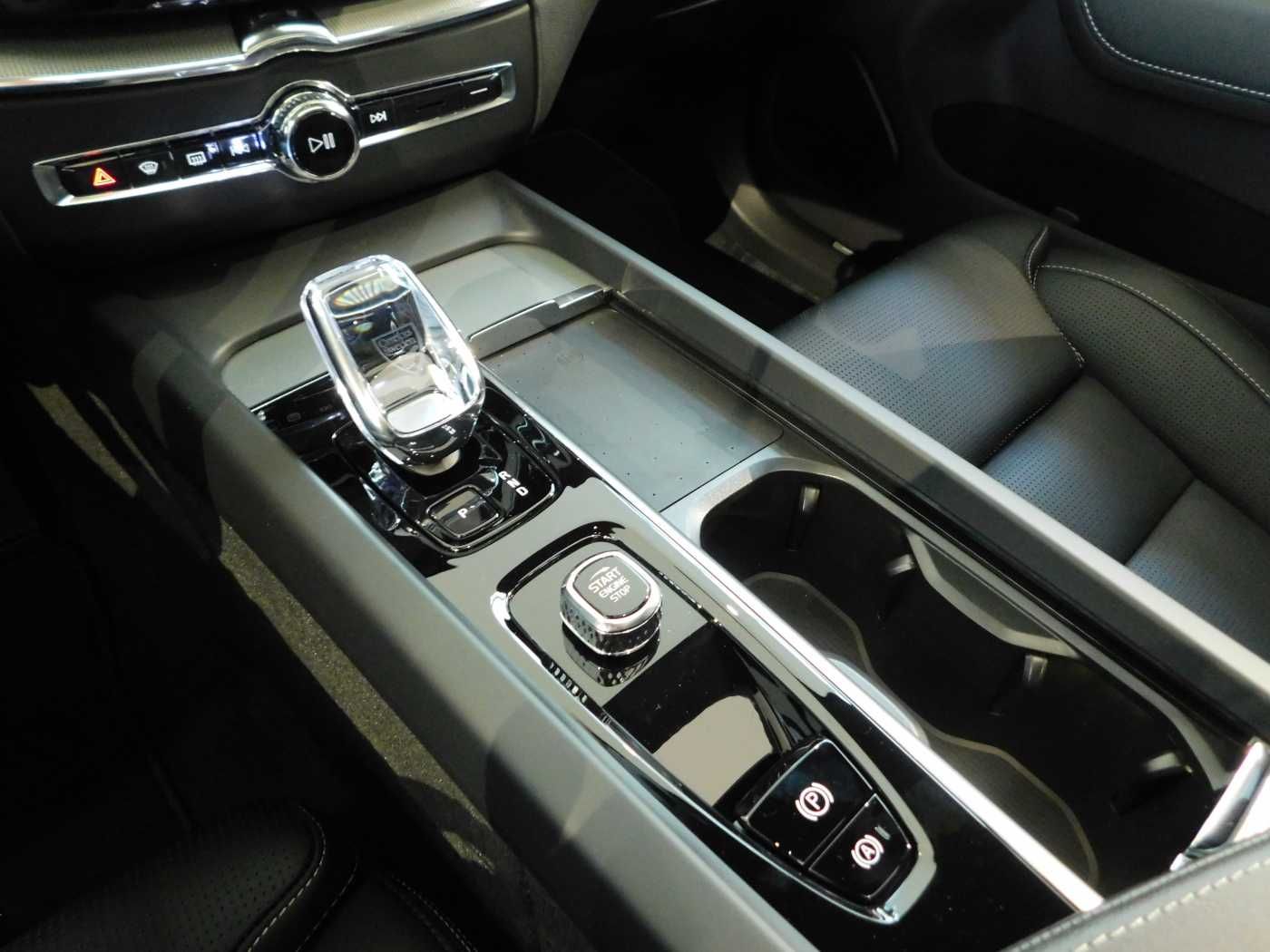 Volvo XC60 Plug-In-Hybrid T8 AWD Plug-in Hybrid Plus B