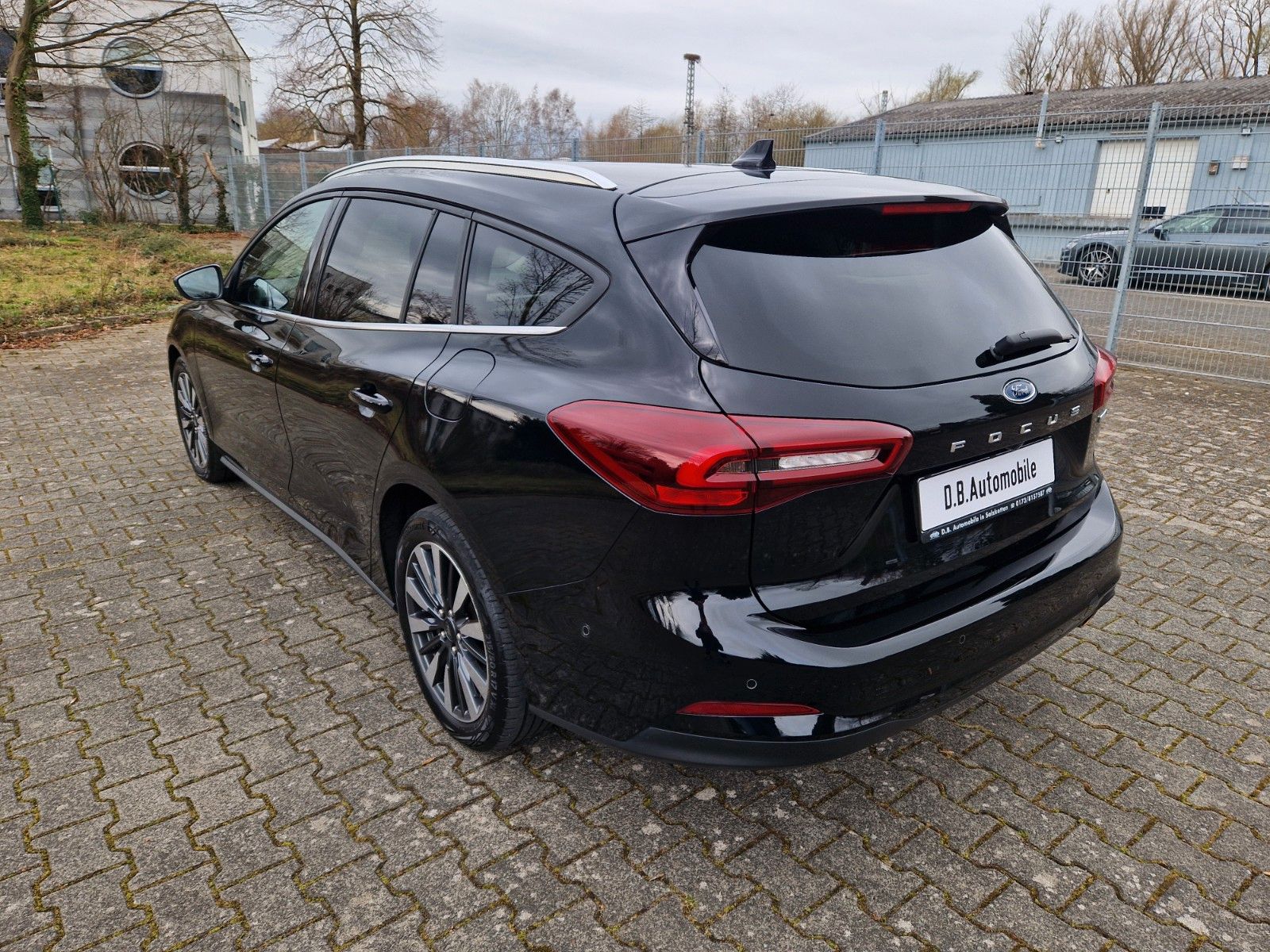 Ford Focus Tun.Titanium 1.Hd Aut. LED AHK NAVI Rf ACC