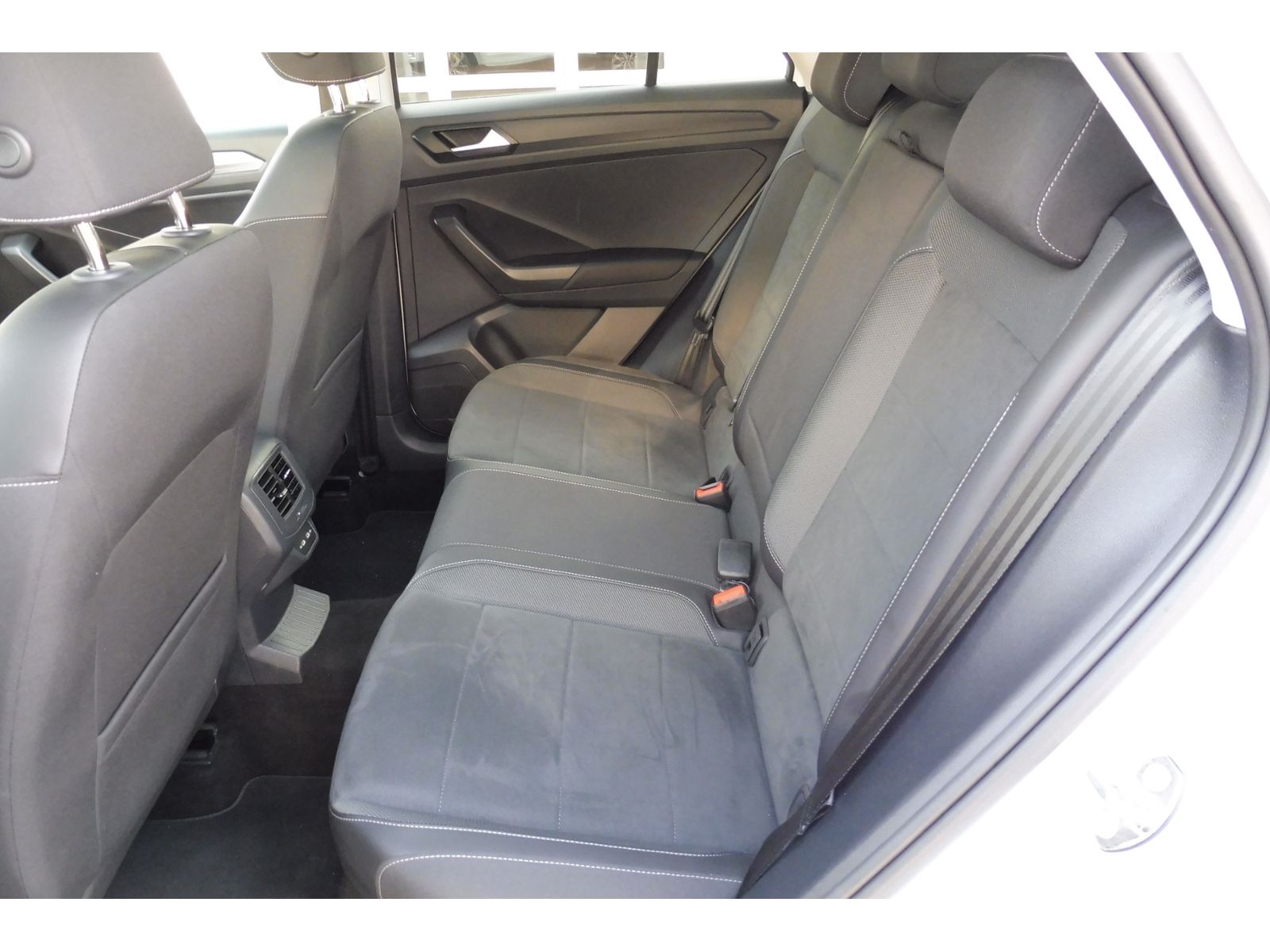 Volkswagen T-ROC Style 1.5 TSI - Samsaru's Car Outlet