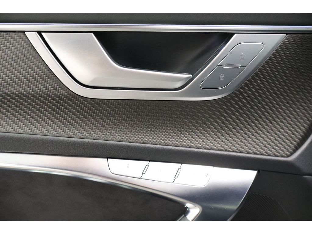 Audi RS 6 Avant 4.0 TFSI quattro Performance Matrix,P