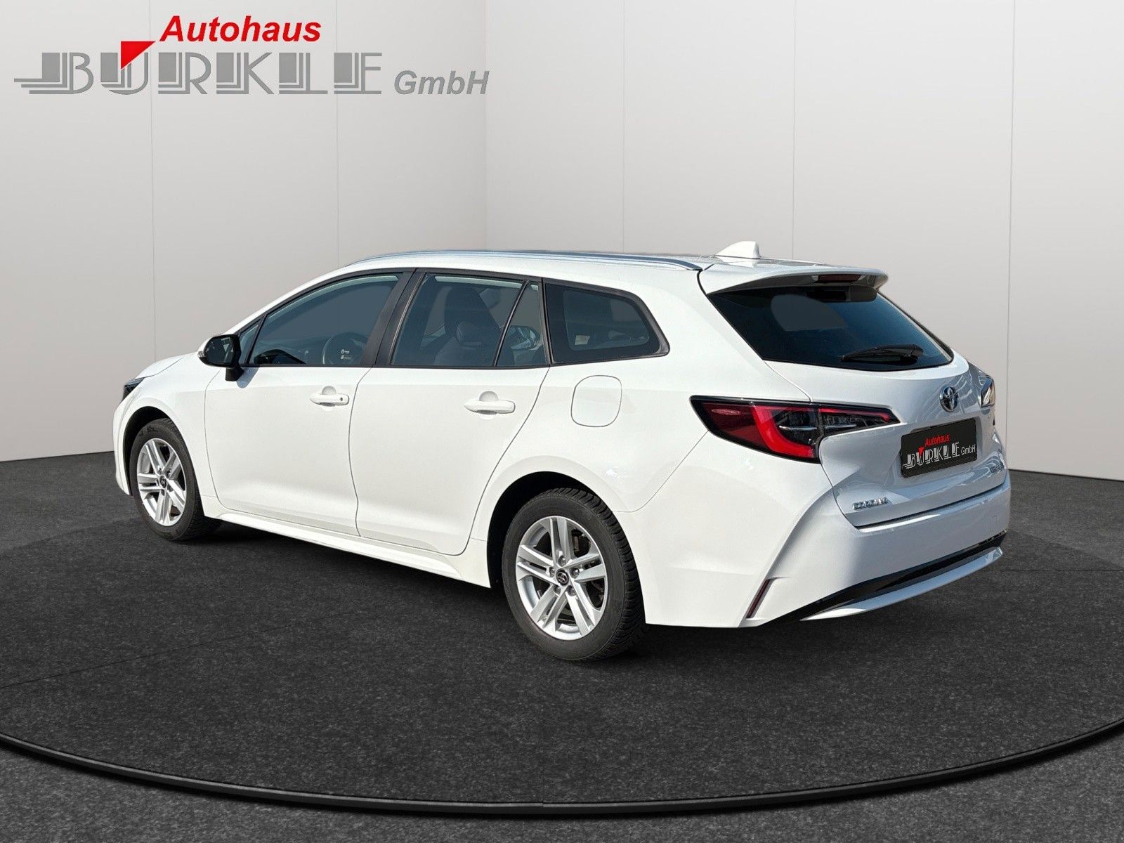 Toyota Corolla Touring Sports Hybrid Business Edition - Samsaru's Car Outlet