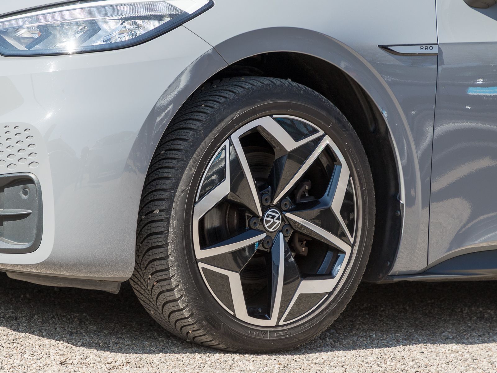 Volkswagen ID.3 PRO PERFORMANCE - Samsaru's Car Outlet