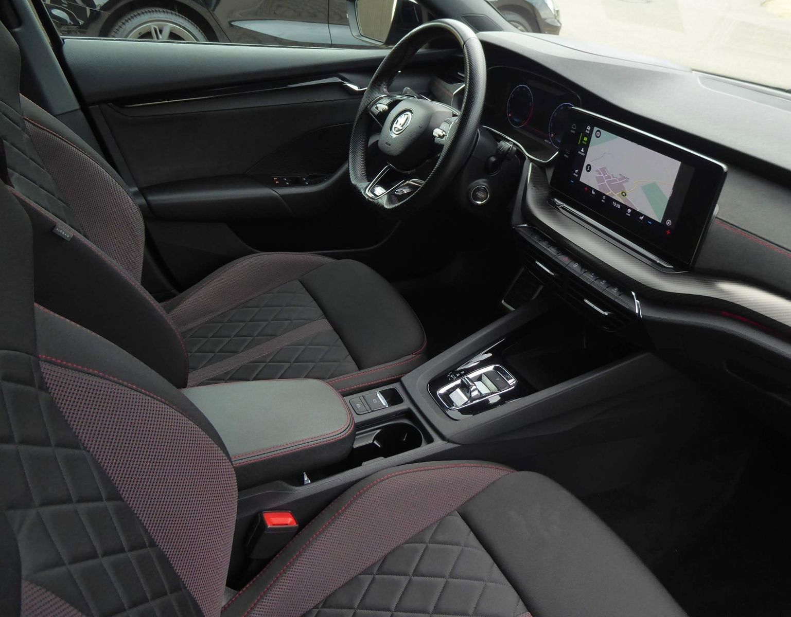 Skoda Octavia Combi RS - Samsaru's Car Outlet
