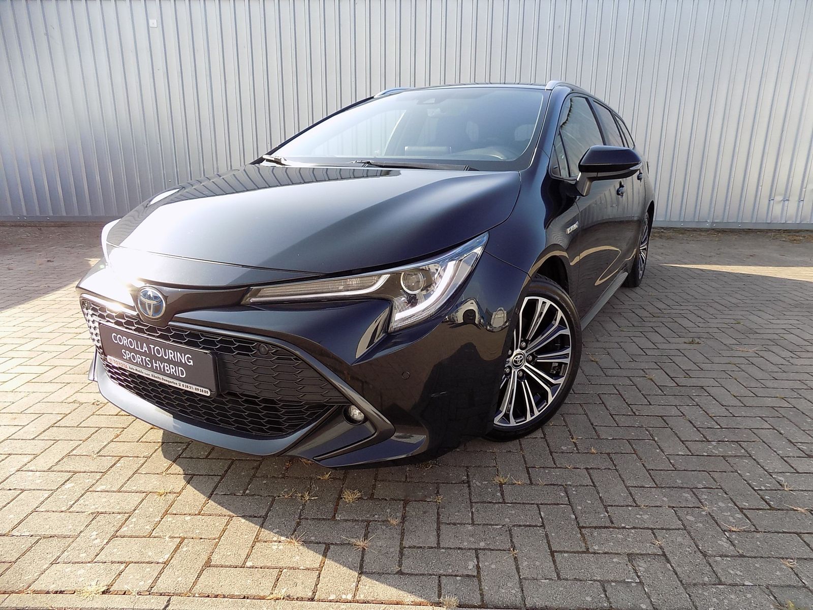 Toyota Corolla Touring Sports 2.0 l Hybrid Team D - Samsaru's Car Outlet