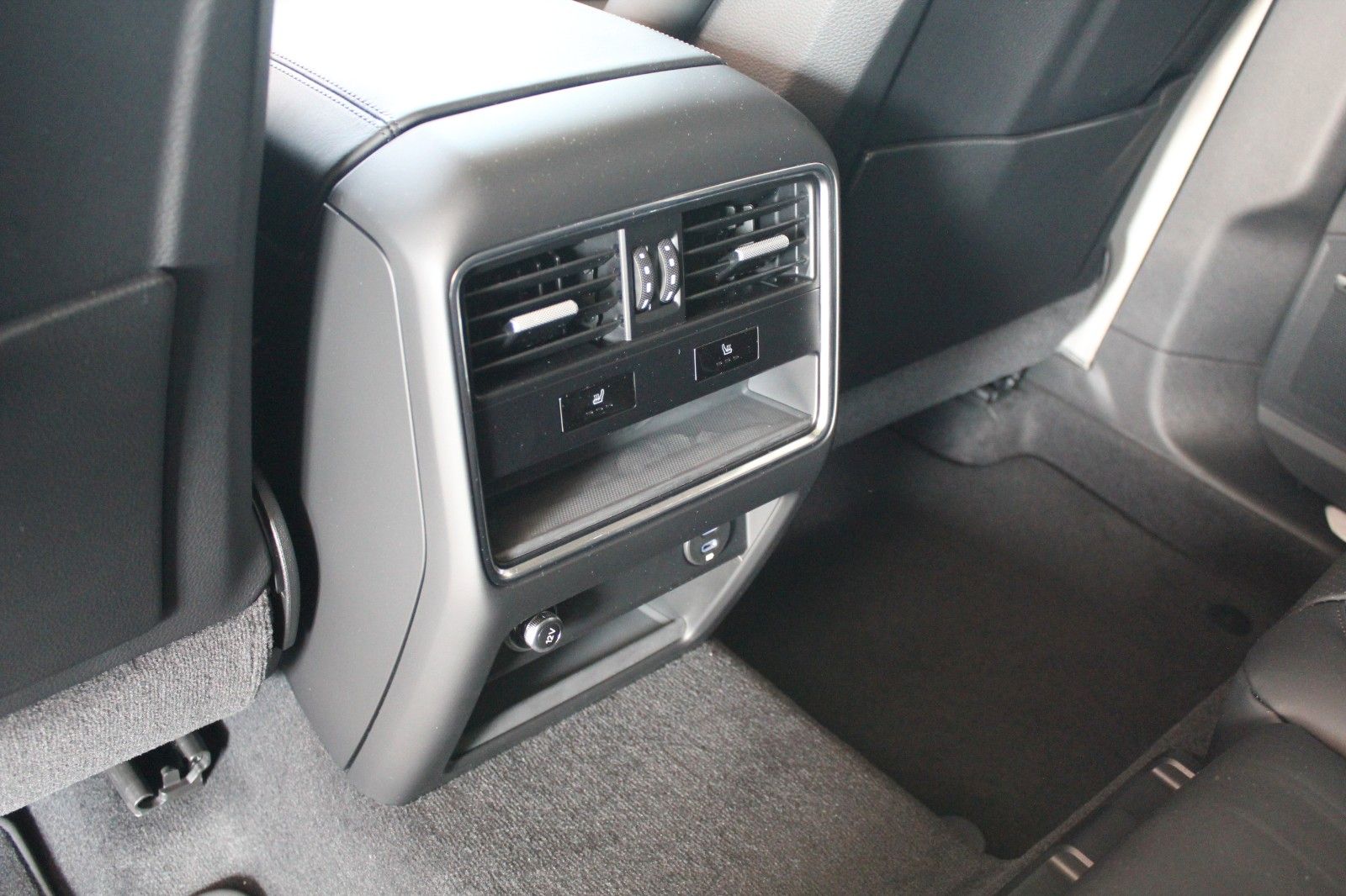 Porsche Cayenne E-Hybrid Platinum Edition/NightV/PASM