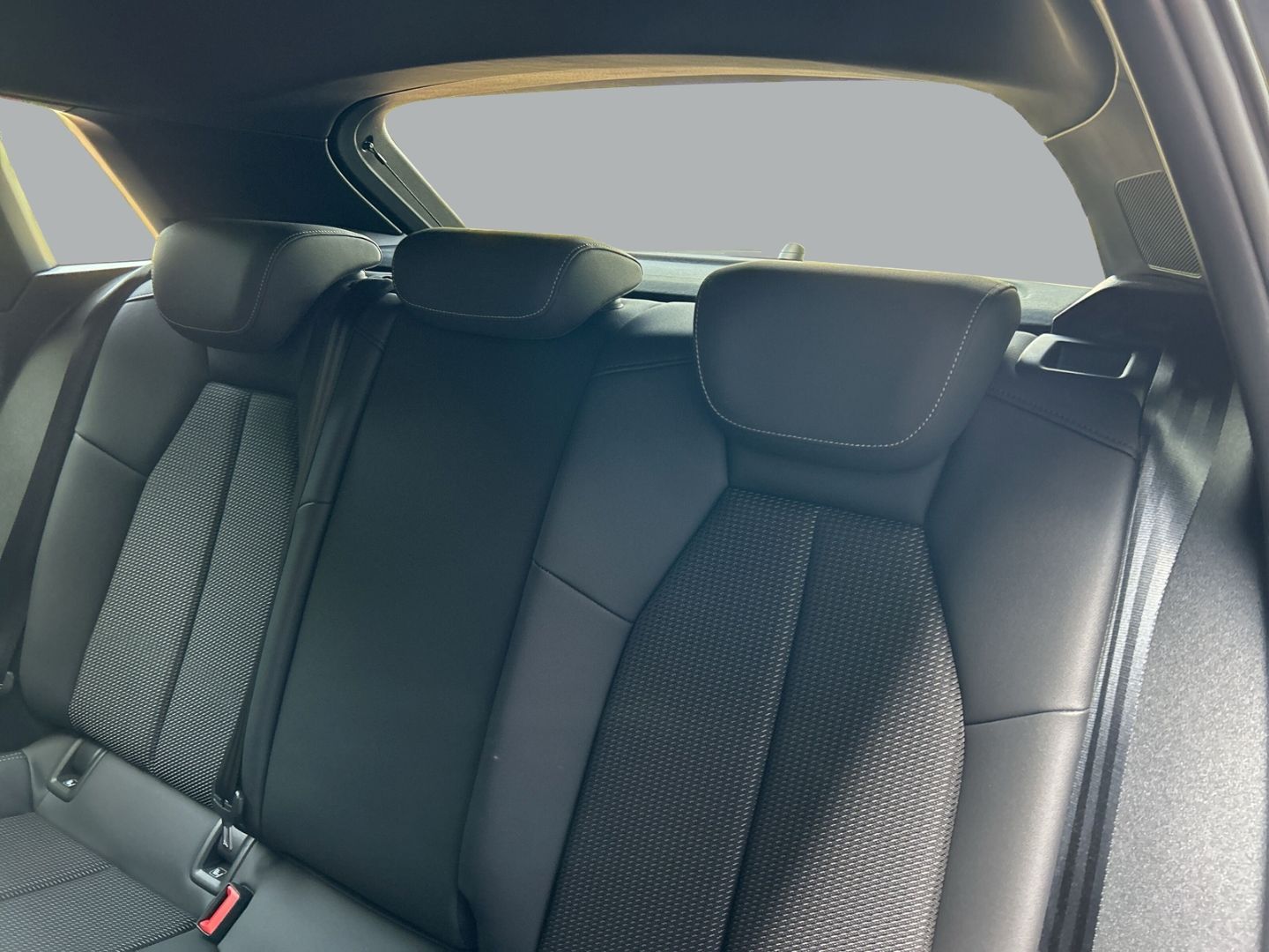Audi A3 Sportback 35 TFSI S-tronic S-LINE - Samsaru's Car Outlet