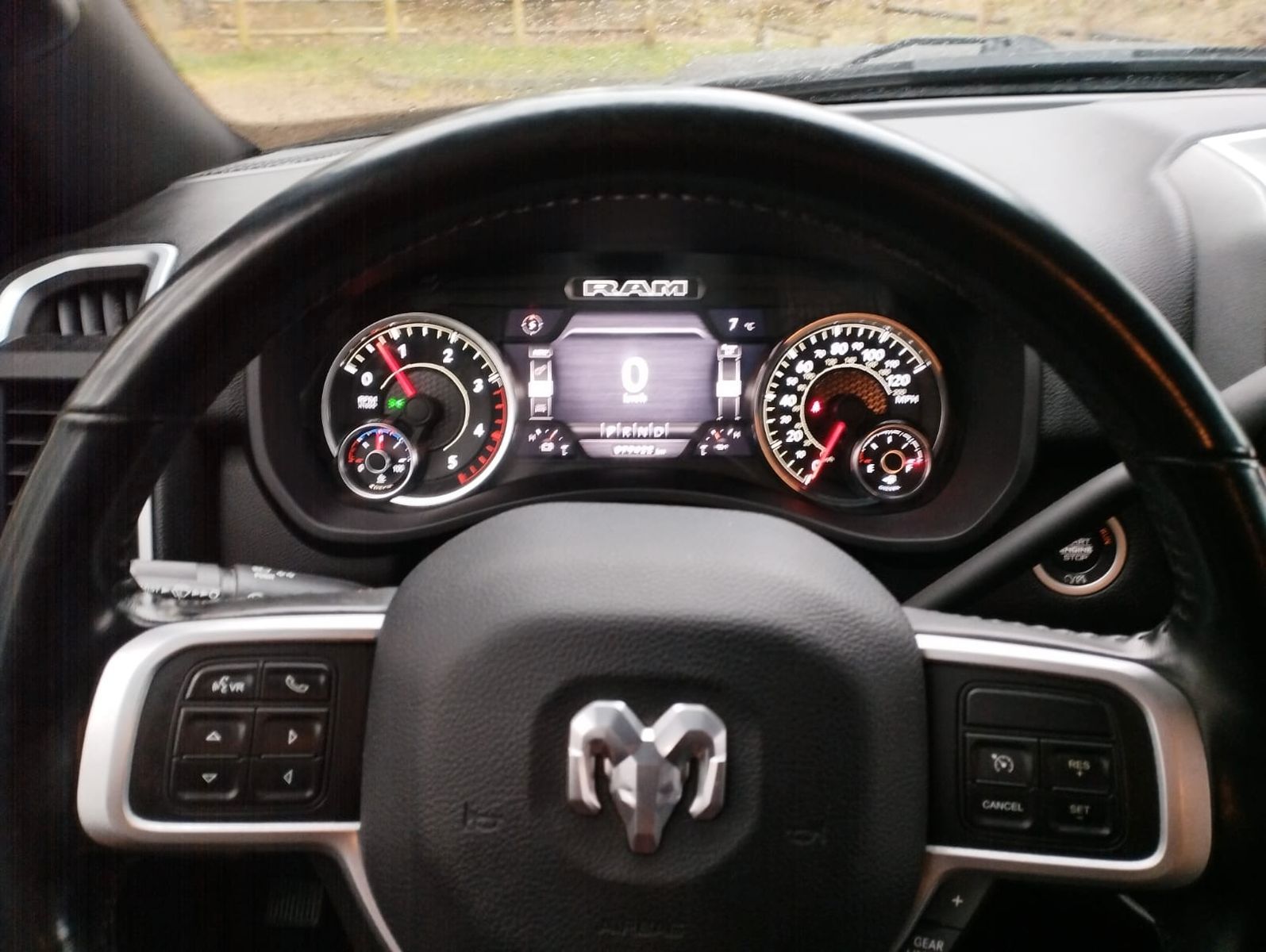 Dodge RAM 2500 MEGA CAB, 4X4, 6,7, 370KM LEDER