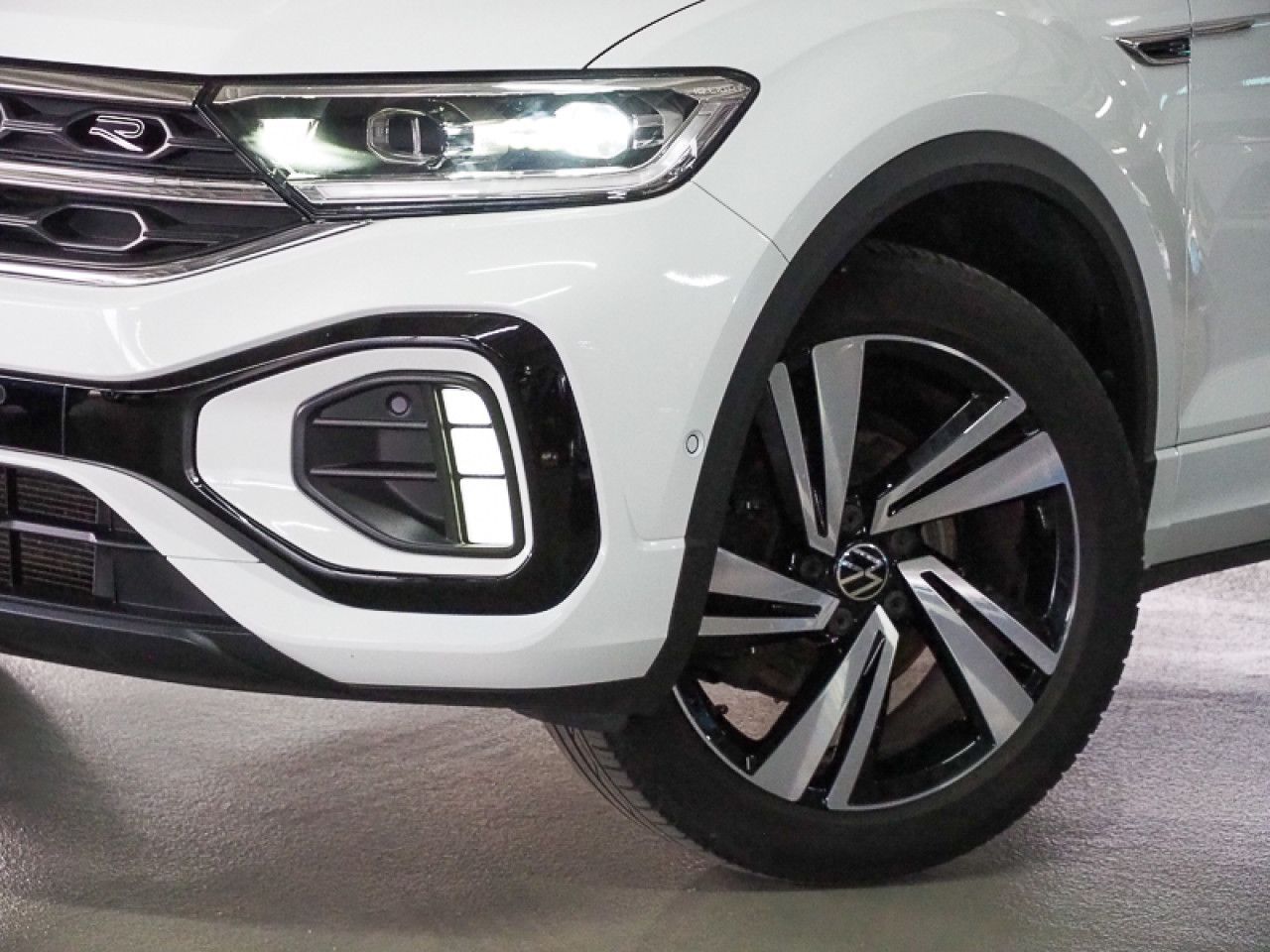 Volkswagen T-Roc 1.5 TSI DSG R-Line - Samsaru's Car Outlet